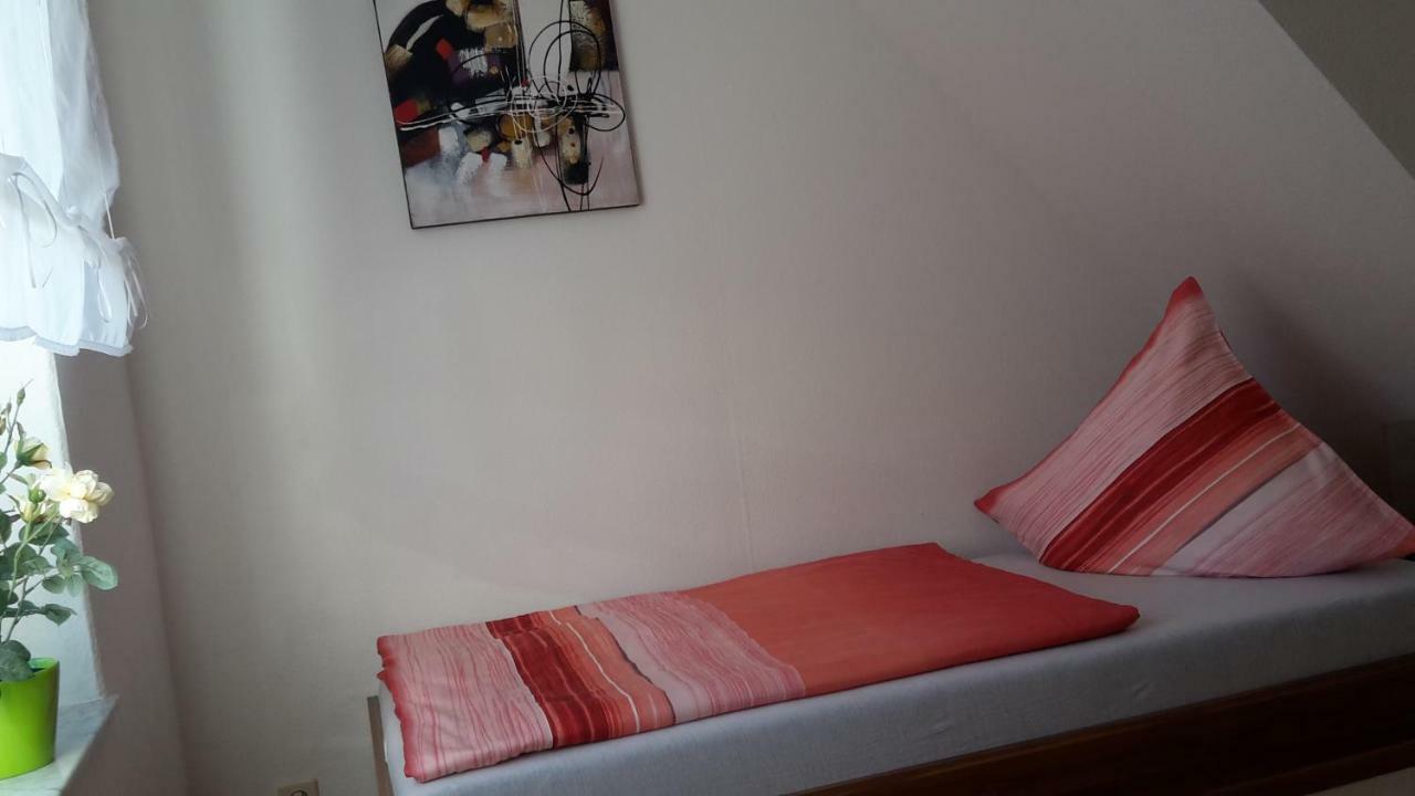 קמניץ Ferienwohnung "An Der Wuerschnitz" מראה חיצוני תמונה
