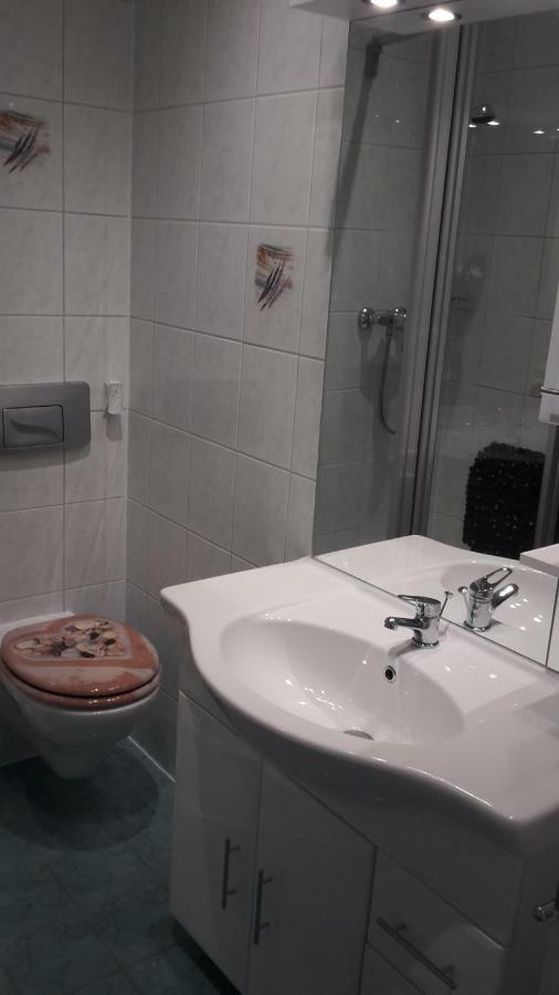 קמניץ Ferienwohnung "An Der Wuerschnitz" מראה חיצוני תמונה